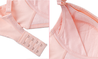 カップ幅が広めでワイヤーで押さえないブラ