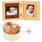 【旬ギフト】名入れ木製ダブルフォトフレームとパティスリー キハチ たまひよ限定アソートボックスM